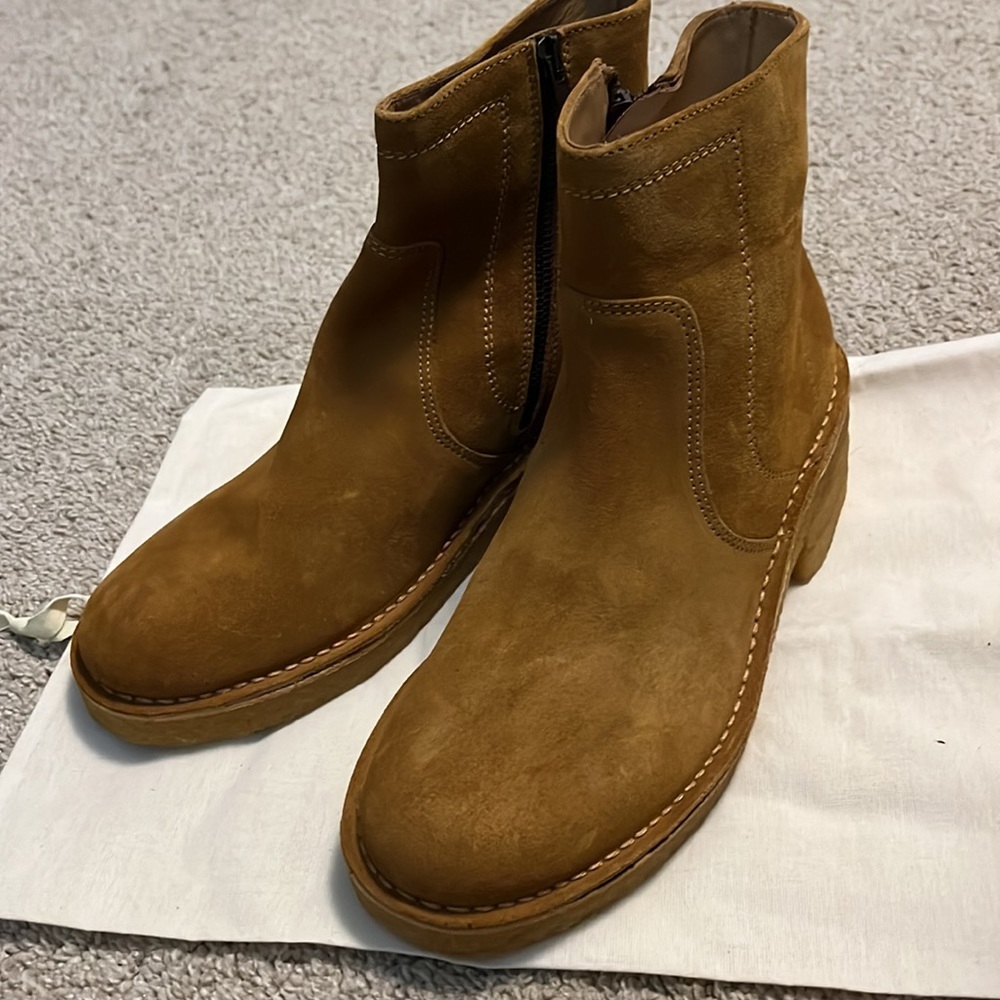 A.P.C. Armelle boot nwt 39